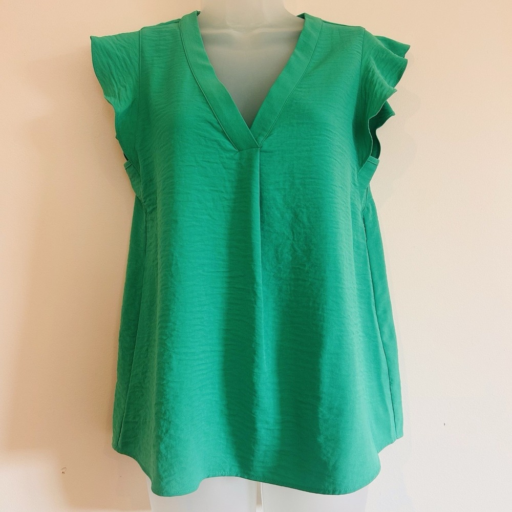 Cupcakes and Cashmere Blouse Sz XS Green Short Flutter Sleeve V Neck Popover